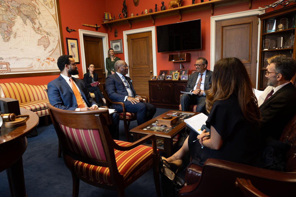 Very good meeting with @RepGregoryMeeks about the ongoing #PandemicAccord negotiations by @WHO Member States, as well as the importance of investment into pandemic preparedness incl. via the @Pandemic_Fund. We agreed on the necessity to learn from the #COVID19 lessons to prepare