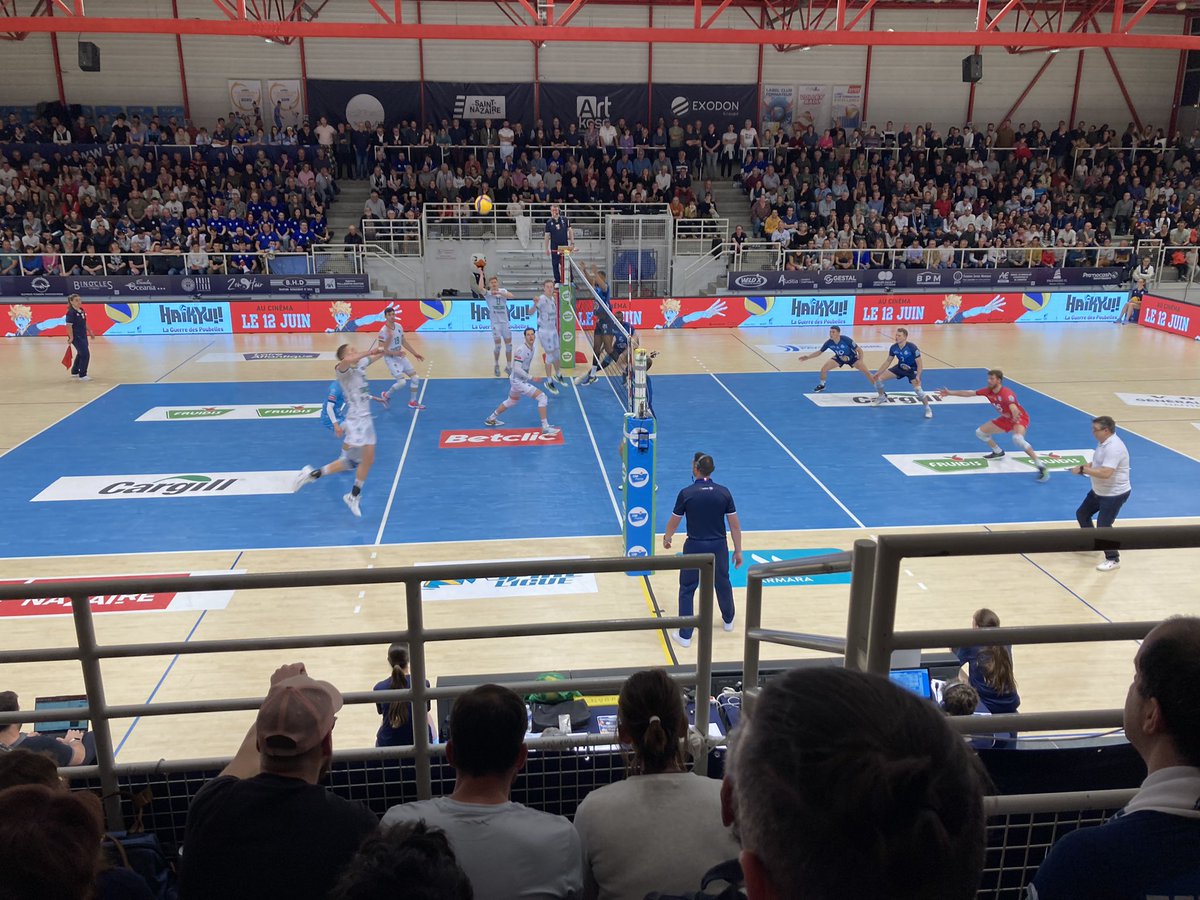 #saint-nazaire #volley <a href="/LNVofficiel/">LNV</a> Demi-finale retour playoffs <a href="/Snvba_44/">Saint-Nazaire Volley-Ball Atlantique</a> perd le 2e set <a href="/TLMVolleyBall/">Tourcoing Volley</a> 
C’est pas perdu pour Saint-Nazaire (ok. C’est pas gagné non plus) <a href="/F3PaysdelaLoire/">France 3 Pays de la Loire</a>