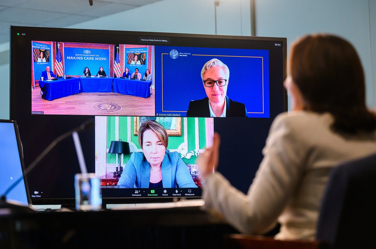 GovKathyHochul's tweet image. Years ago, I had to leave a job I loved because we couldn’t find childcare. Too many working parents still face that struggle today.

Together with our partners in the @WhiteHouse, we’re taking action to expand access to childcare &amp;amp; give everyone a chance to succeed.