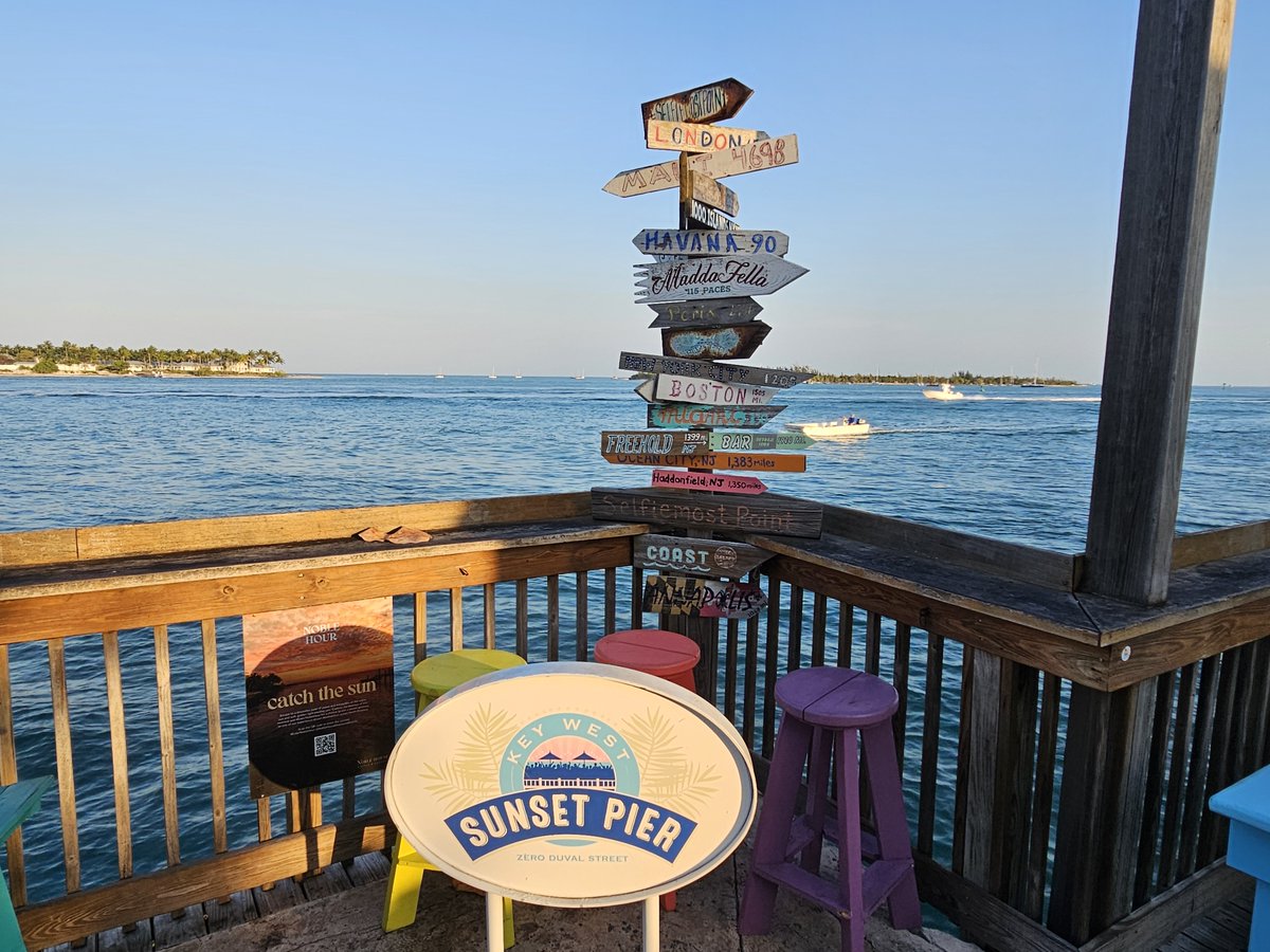 Seems like the perfect morning for a selfie! Who else has snapped a pic at the iconic Selfiemost Point on Sunset Pier in Key West? Let's see those smiling faces capturing the island vibes! 📷📷
#KeyWest #SunsetPier #IslandVibes #SelfiemostPoint #IslandLife