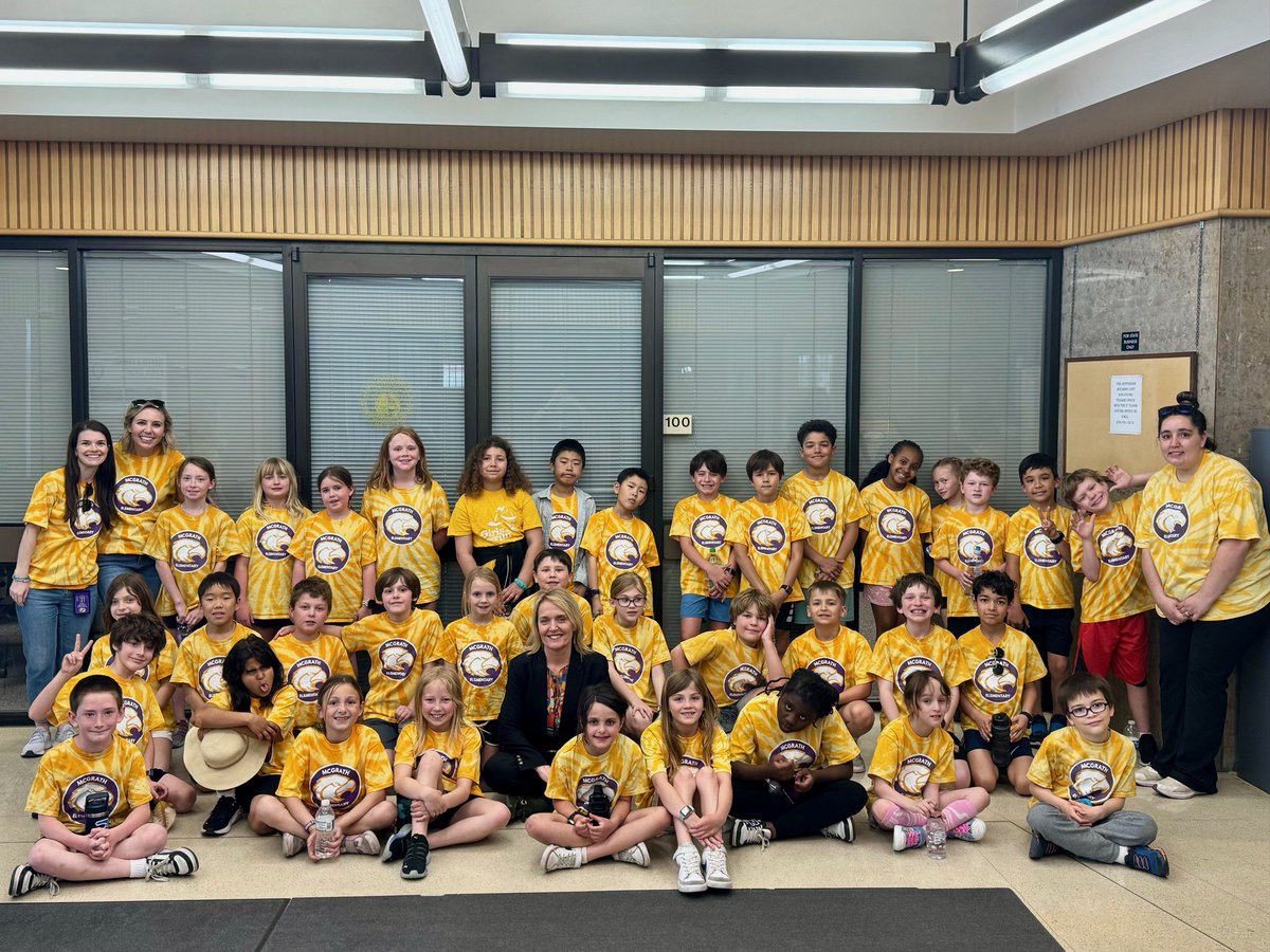 MOEducation's tweet photo. Lindsey Piazza, a 2024 Regional Teacher of the Year, and her co-teacher Evelyn Fleischer brought their third graders from @BrentwoodMOSD's McGrath Elementary to Jefferson City today and stopped by to see @MoCommissioner #ShowMeSuccess https://t.co/vngPYqPXtj
