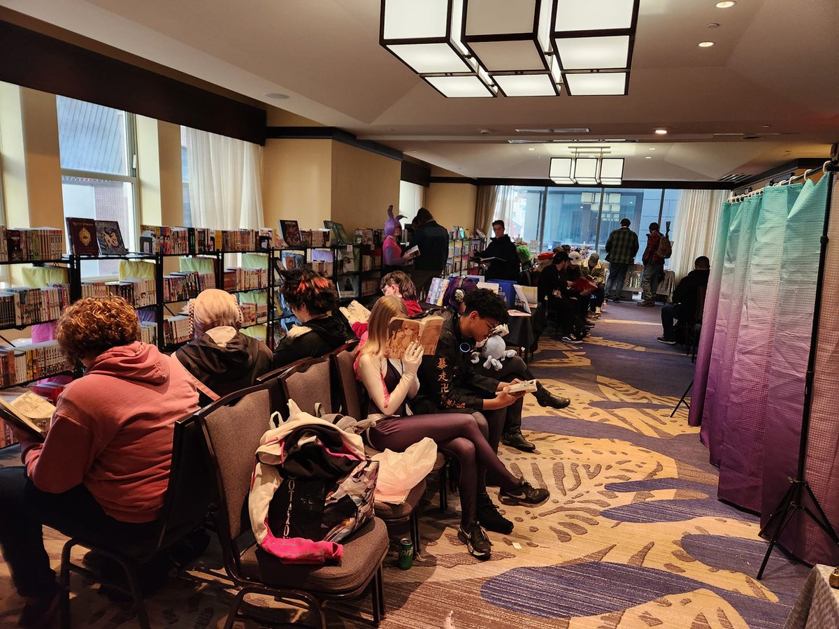 We are happy to welcome back the @TheMangaLibrary to MomoCon 2024! The Carolina Manga Library is a non-profit organization that sets up free libraries at conventions for all attendees to enjoy!
