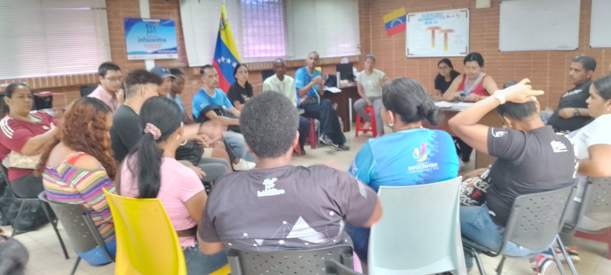 MirandaEnRed's tweet photo. #17Abril  Reunión de Facilitadores de Miranda para debatir e implementar estrategias formativas y comunicaciónales en el Estado @Gabrielasjr @LaRosaInfoVE 
@peggygamboa @BrigadasCHCH https://t.co/JWGjhwERnH