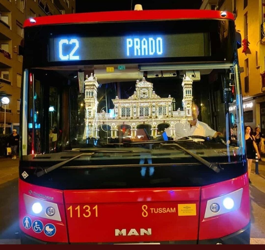 Menuda fotón de <a href="/Un_Shofe/">U͙n͙_S͙h͙O͙f͙E͙_ ᵈᵉ _T U S S A M</a> 💃😍 

<a href="/Ayto_Sevilla/">Ayuntamiento de Sevilla</a> <a href="/Feria_deAbril/">Feria Abril Sevilla</a> 
#FeriaSevilla24