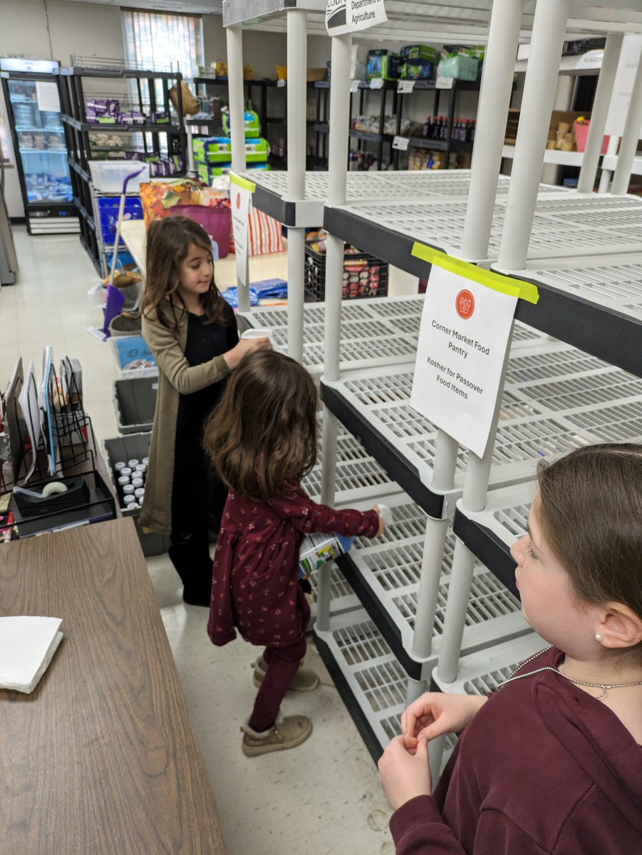 A BIG THANK YOU to #TiferetOfTeaneck for coming over to our Corner Market #Kosher #FoodPantry and cleaning it for #Passover! You did a great a job and we are so grateful for all your hard work!🧼❤️

#jfcsnnj