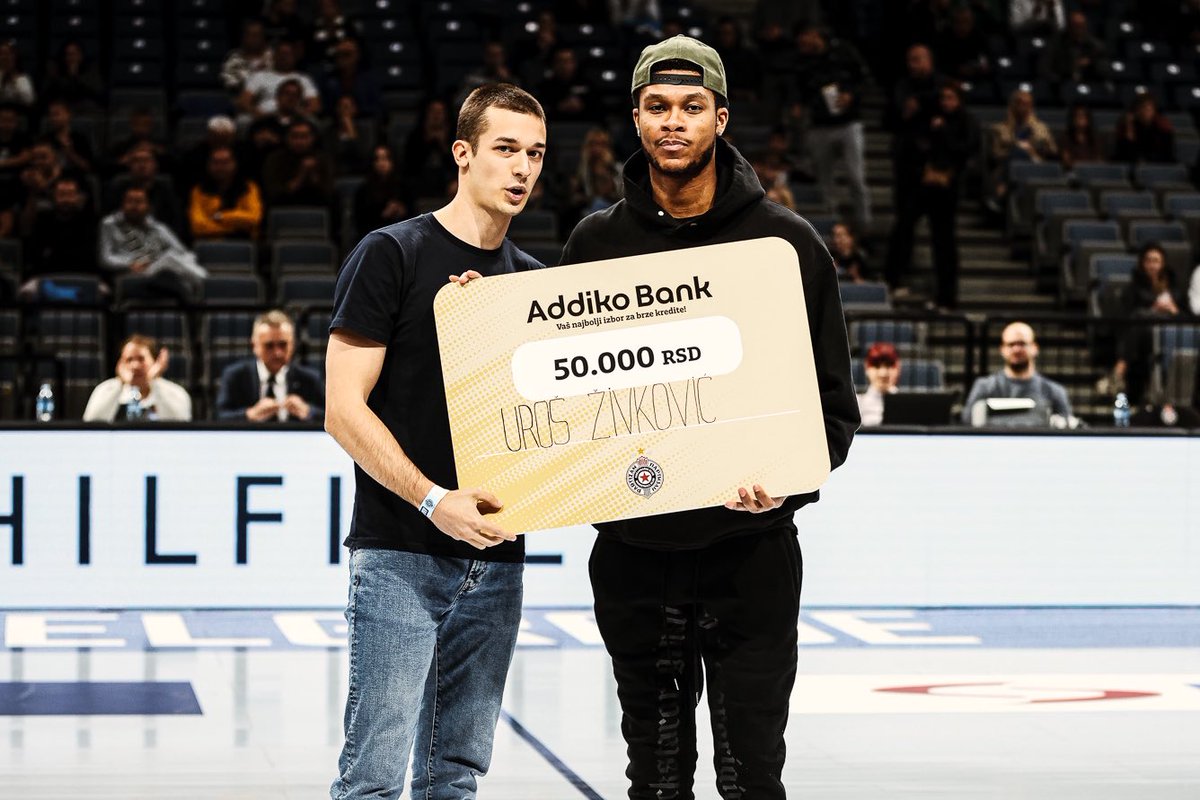 Specijalni gost KK Partizan Mozzart Bet na večerašnjoj utakmici protiv Igokee, bio je Uroš Živković. Uroš je u školskoj godini 2022/23 bio Student generacije na Fakultetu sporta i vizičkog vaspitanja, Univerziteta u Beogradu gde danas radi kao asistent na predmetu Košarka. Ček…