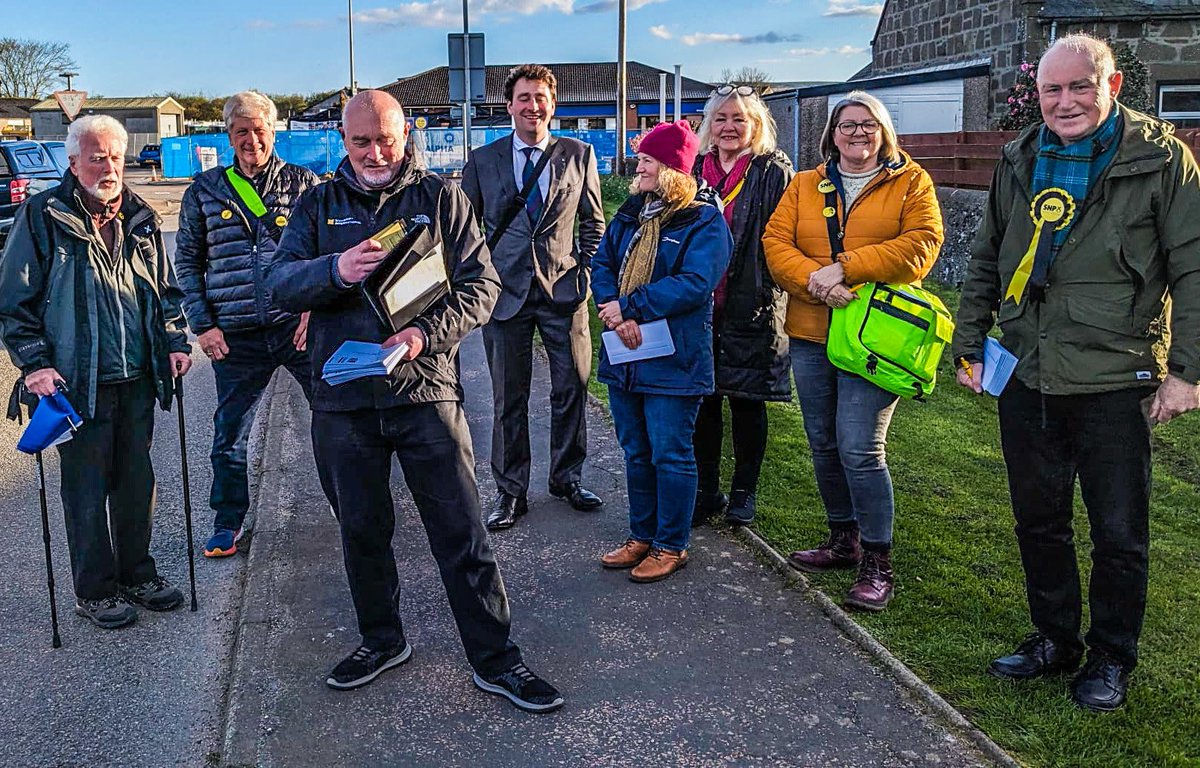 In the words of #ActiveSNP members in #Stonehaven earlier this evening, 'Another positive night on the doors.' So grateful to them for their #SNP campaign efforts in West #Aberdeenshire & #Kincardine (#WAK) 🙏