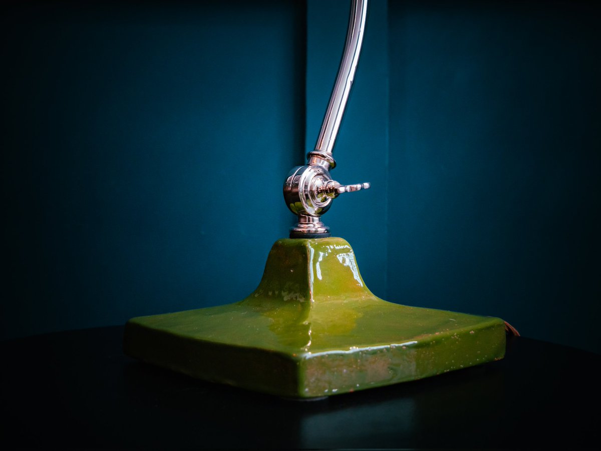 GodwinVintage's tweet photo. Vintage chrome articulated lamp with green ceramic base. Rewired with new vintage style light fitting and braided cable, and completed with Edison light bulb with spiral filament 🙂💡
https://t.co/SqHEgvYWAC 

#vintagelighting #DecorativeLamps #DecorativeLighting #TableLamp https://t.co/ypx57BC4oM