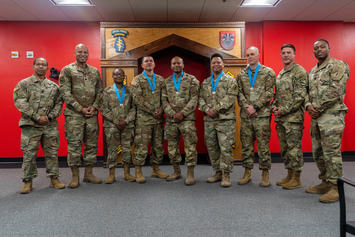 7th SFG(A) would like to recognize 1st Sgt. Shinette King, Master Sgt. Francisco Maldonado, Master Sgt. Lee Glover, Staff Sgt. Andre Williams, and Staff Sgt. Donavon Cox as awardees of the Knowlton Award, one of the highest awards earned in the Military Intelligence Corps.