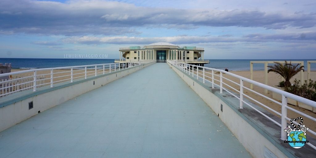 📍La famosa 'Rotonda sul mare' di Senigallia - Marche #Marche #Senigallia #viaggi #viaggiare