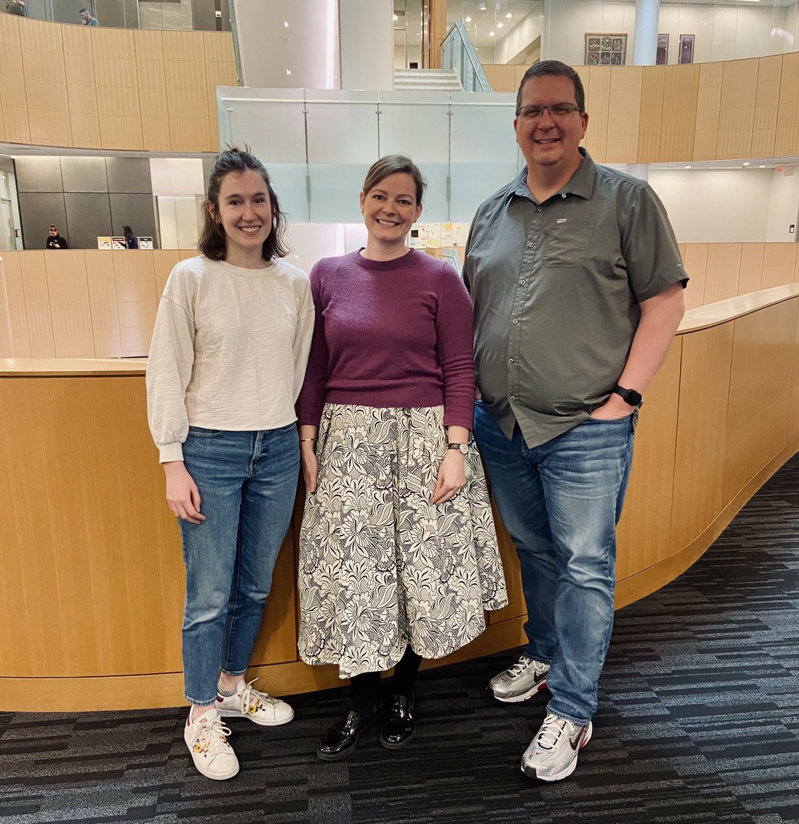 Thank you for inviting me over to the Midwest and for hosting me at @UMNews, @DanHarki! I had a fantastic time at your department, and a very nice dinner with you and @nanorunner1 🙏 I am especially grateful for my student host Laura who accompanied me during the past two days ☺️