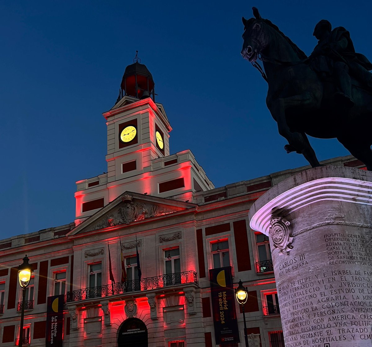 ComunidadMadrid's tweet photo. 🩸 La Comunidad de Madrid ilumina de rojo la fachada de la Real Casa de Correos para conmemorar el #DiaMundialHemofilia.

👉 Se estima que esta patología afecta a cerca de 3.000 personas en España.
 
+Info: https://t.co/SFw6RwqaL2 https://t.co/1gm9Qa8ZFH