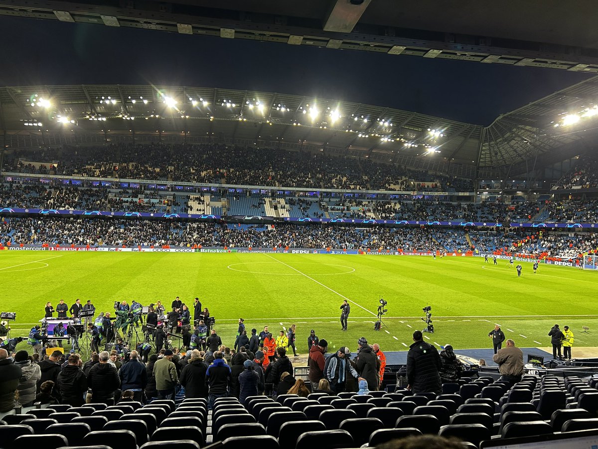 🇬🇧 Real Madrid leads City 1-0 at halftime. Rodrygo scored early, City controlled but something is missing 🇮🇹 1-0 Real al riposo qui all’Etihad. Rodrygo ha segnato presto, il City ha controllato ma manca qualcosa #UCL #ChampionsLeague