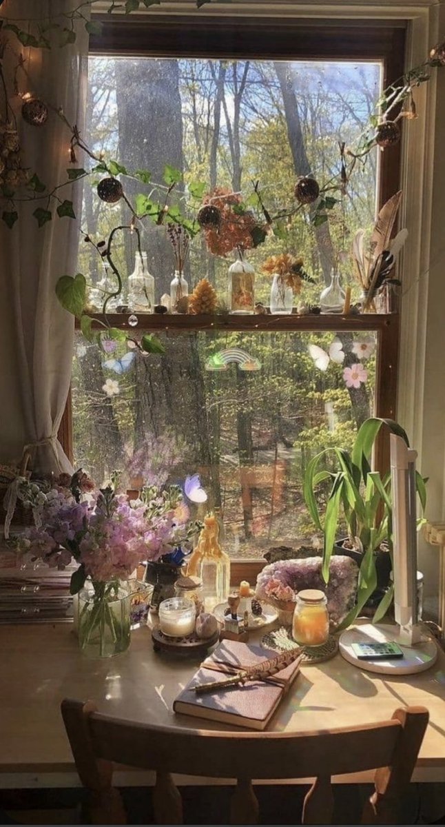 I’m just an agent standing in front of Query Manager asking for the coziest, cottagecoriest queries to populate. 📝