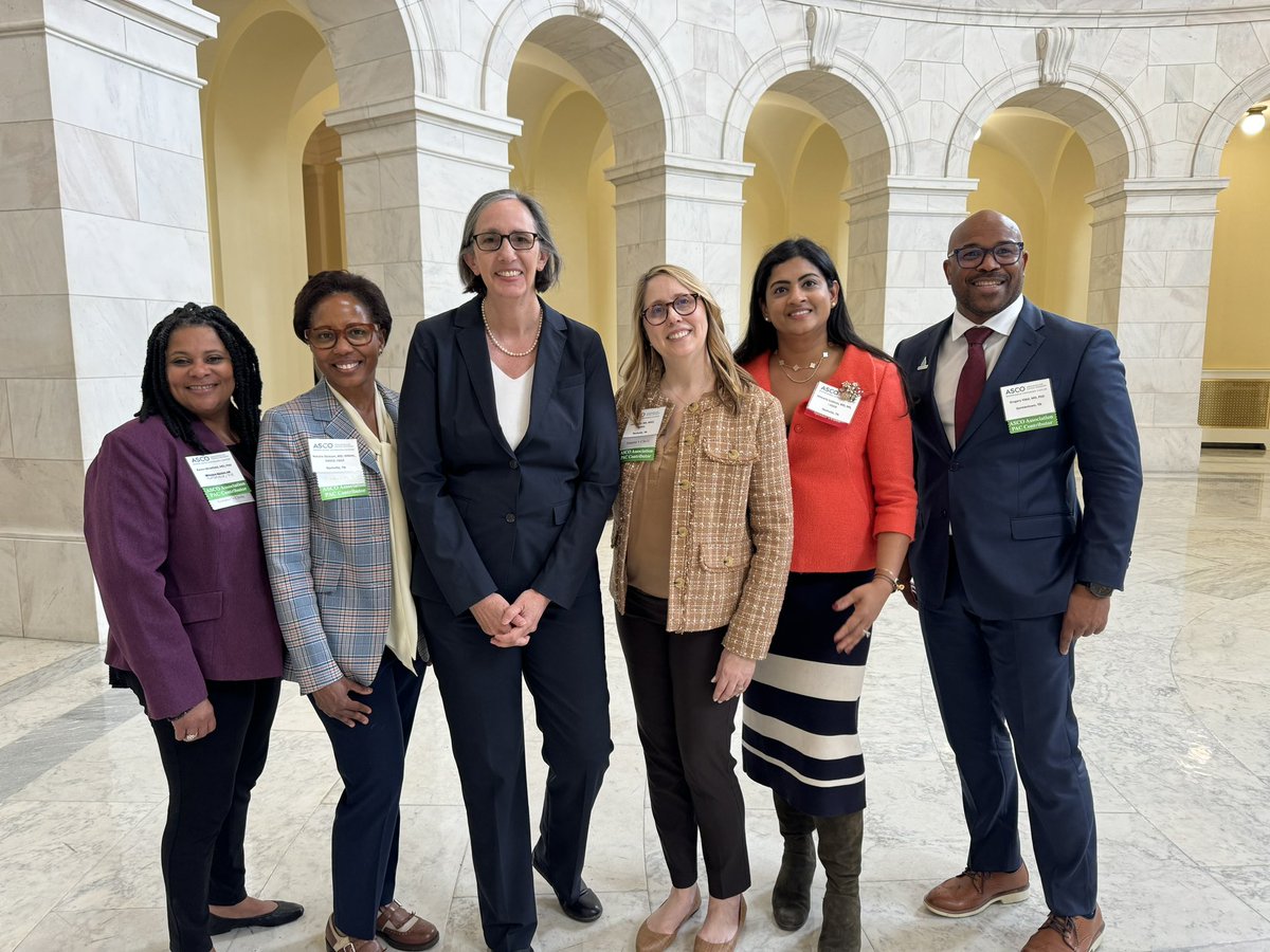 Extra starstruck 🌟running into our @NCIDirector while advocating with @ASCO #ASCOAdvocacySummit @VUMCDiscoveries @VUMC_Medicine @DrWinkfield @IshwariaMD