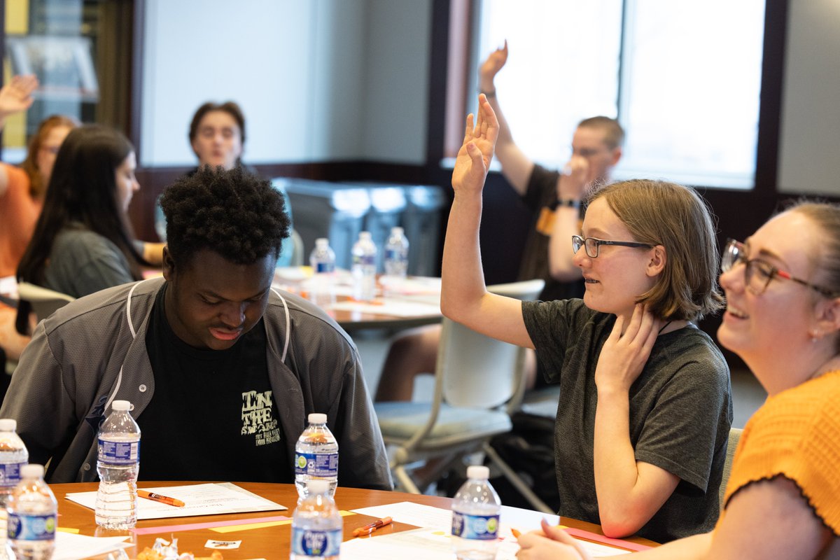 The IAC welcomed Hardin Valley Academy Youth in Government students to @UTBakerschool for a full-day @UTKnoxville campus experiential learning field trip. #BePartOfTheSolution #FutureVols @HVAHawks @TNCCE #YIG