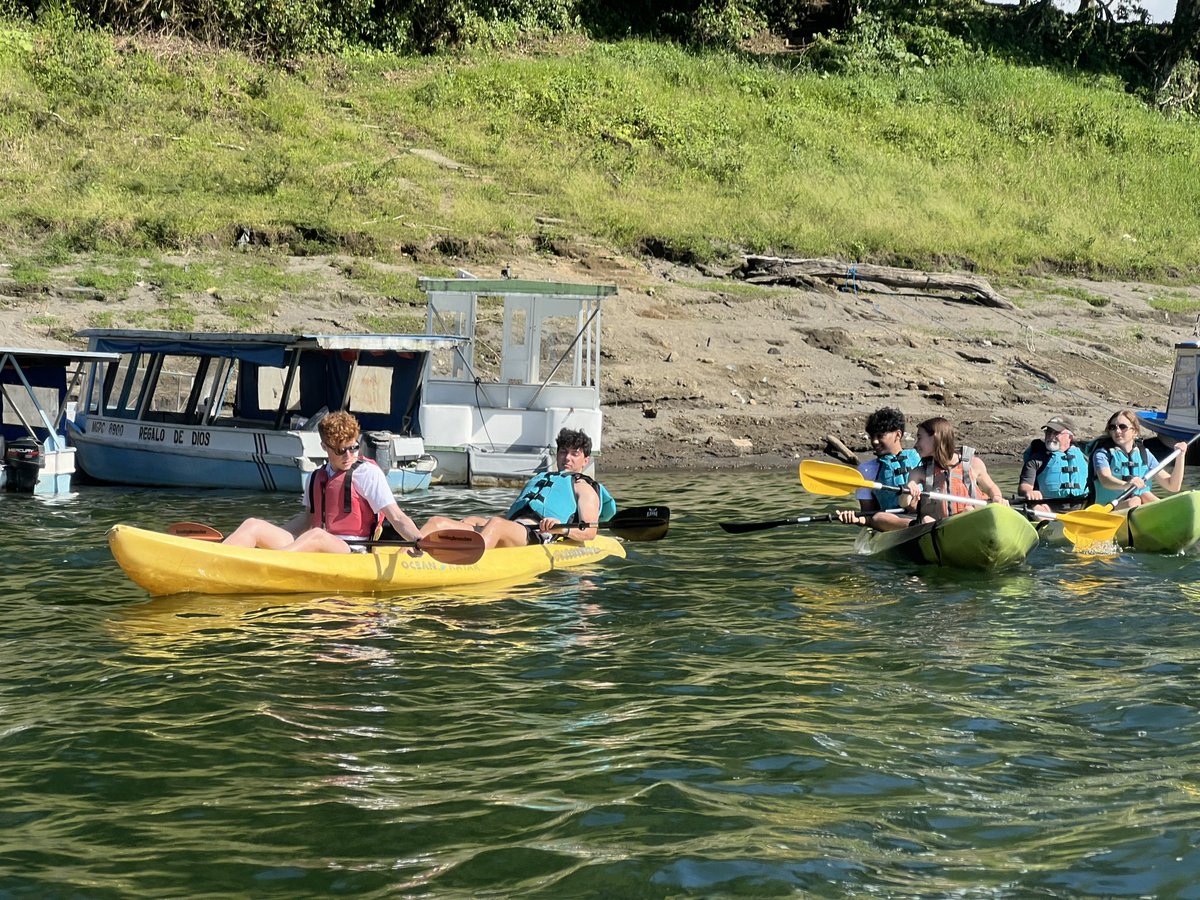 DoctorJOtto's tweet photo. Kayaking in Lake Arenal @MonomoySchools @ScienceWithMrB @MRHSMsOliver #MonomoyInCostaRica2024 https://t.co/xnm9QTpFbb