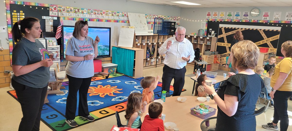 It's a little strange that @DrClintFreeman just happened to 'Visit' Taylor during snack time in @alisha_farris class. @DunklinTaylor