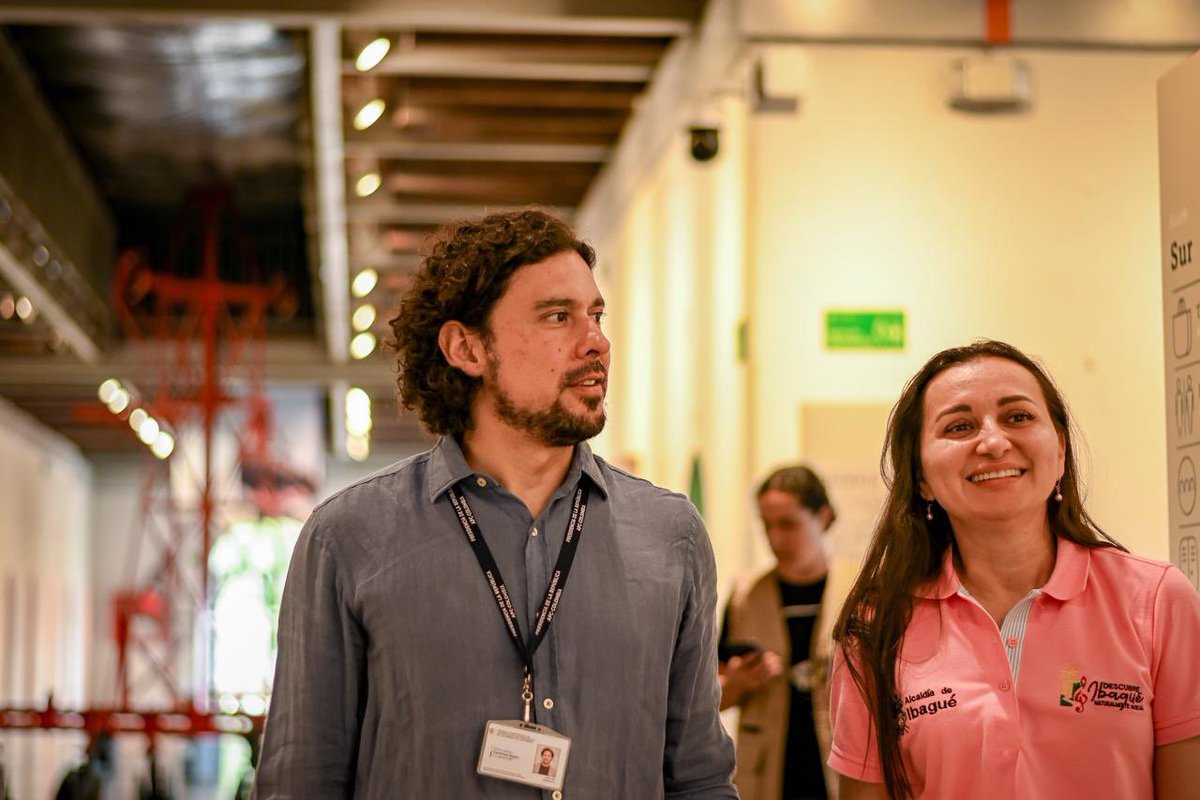 Además, nos reunimos con el director de Seguridad Ciudadana donde conversamos acerca de la Agenda Urbana Para la Paz y la No Violencia, proyecto liderado por @PHARE_global en asociación con #APCColombia y la @eLankidetza. Invitamos a la ciudad a participar de próximas iniciativas