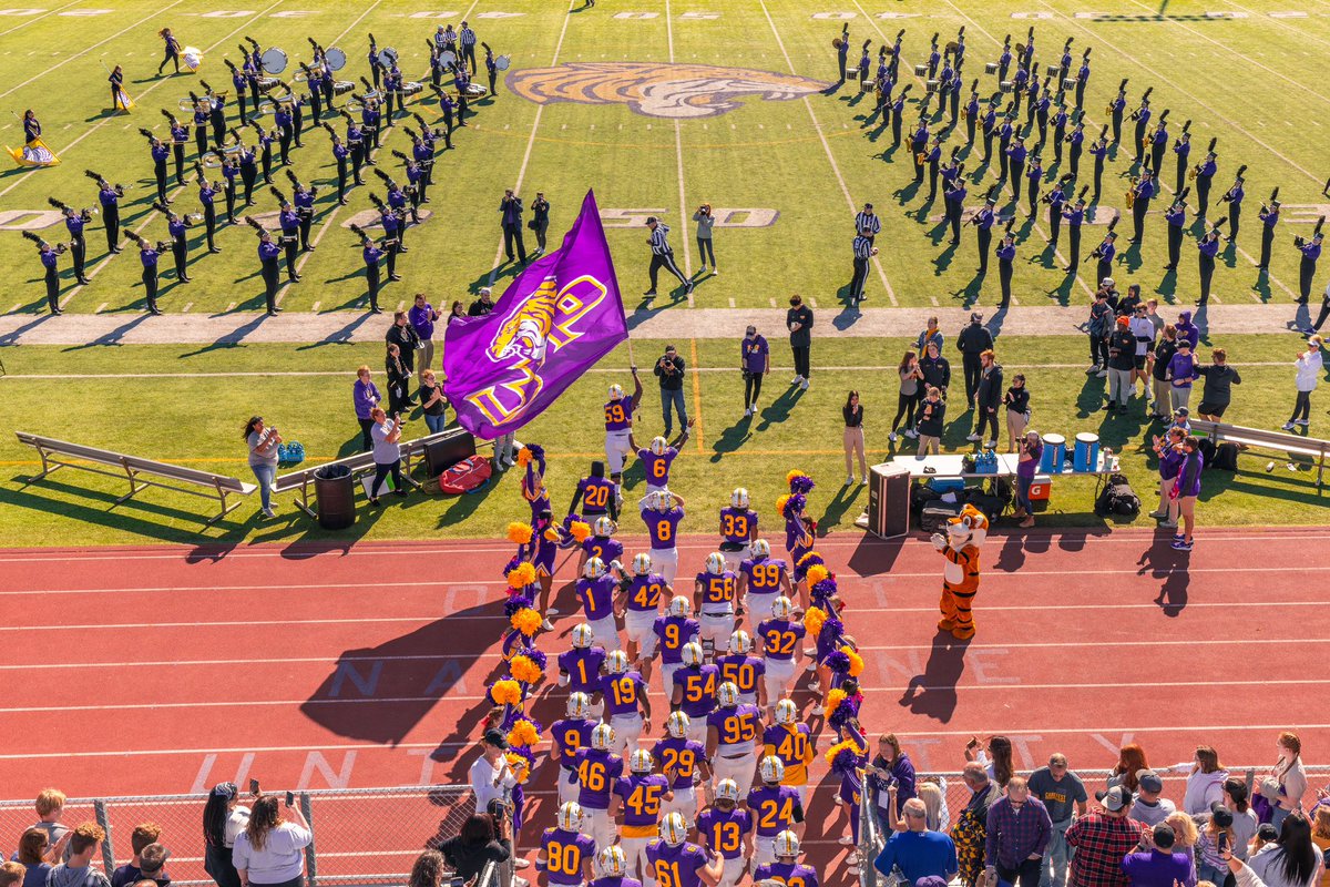 It’s Day of Giving! Donate now to the Tiger football program: olivet.edu/football 🔥🤩 #ONUDayOfGiving #HateAverageBeGREAT