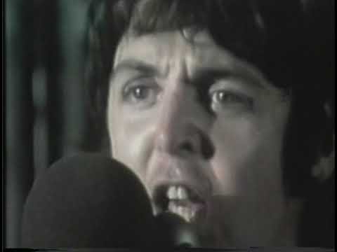 Watch Paul McCartney and Wings 'One Hand Clapping' 1974 dlvr.it/T5f24G
