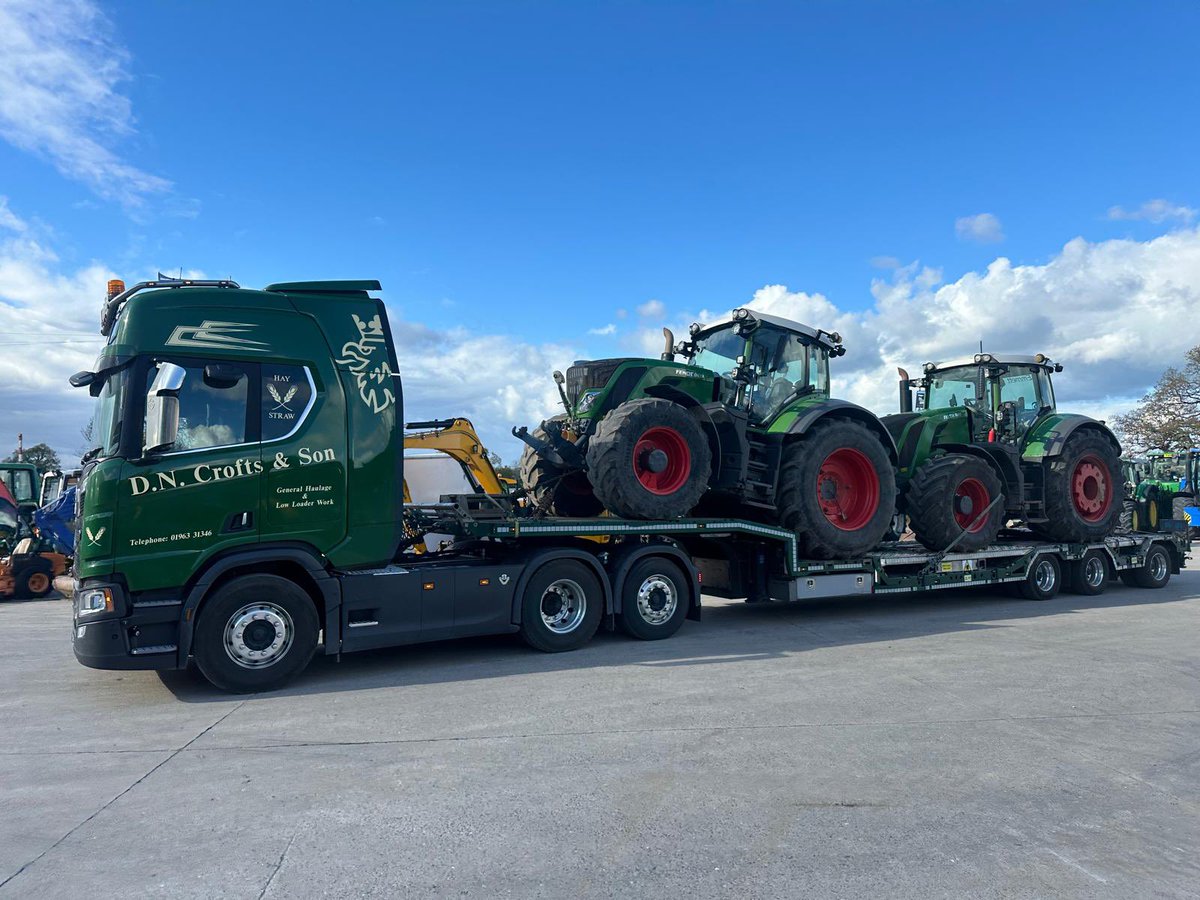 D.N. Crofts rolling back in with two Fendt 828s. #TractorsandPlant