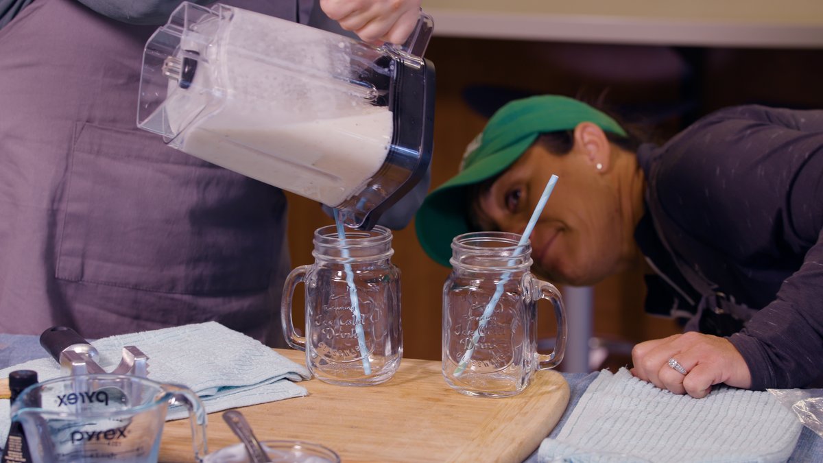 Here's a healthy and refreshing smoothie recipe you’re sure to love-love. 🎾 @VandyWTennis Coach @VandyCoachLeaks joined us for this latest installment of the Cooking with Coach series. Watch the full video and find the recipe at spr.ly/6014wAHH0 #AnchorDown @vucommodores