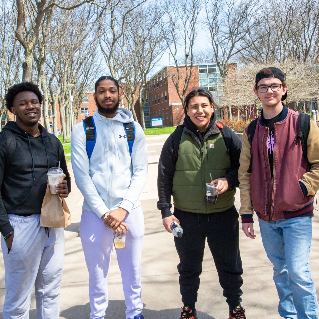 Making the most of the beautiful weather on campus yesterday!☀️ 📸 Lori Deemer