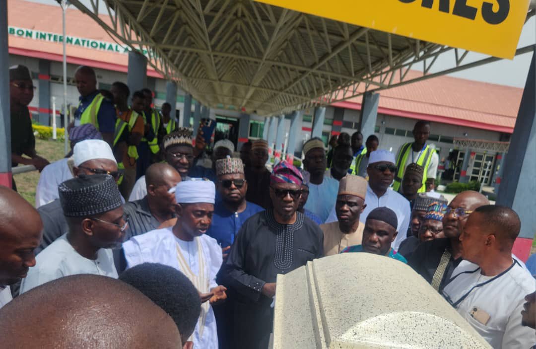AbdulfataAhmed's tweet photo. Today, it was devastating to receive the shocking news of the death of my brother, Sen. Rafiu Adebayo Ibrahim. It was even more painful to receive his corpse at the International Airport, Ilorin. The grief of participating in his Janazah is yet to be overcome. https://t.co/V34kCxZJlj