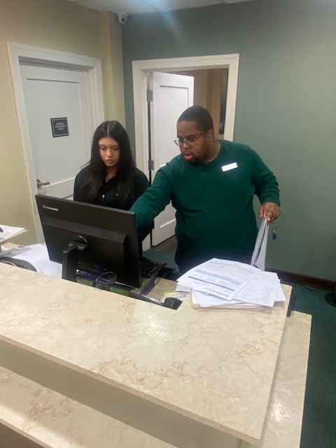 RIDupontCircle's tweet photo. Training the next Hospitality Superstars! 

#RIDupontCircle #ResidenceInnDupontCircle #ResidenceInnDC #Marriott #DupontCircle #WashingtonDC #VisitDC #only1dc #Mydccool #interns https://t.co/nEQRJPy6wD