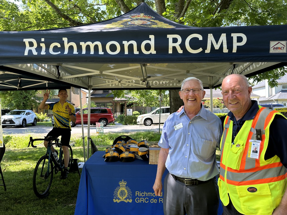 Salute to our Event Volunteers! 🎉 From Halloween Fireworks to the Steveston Salmon Festival, events are kept safe and vibrant with the support of our committed volunteers. 
#VolunteerWeek #RichmondVolunteers #RichmondBC