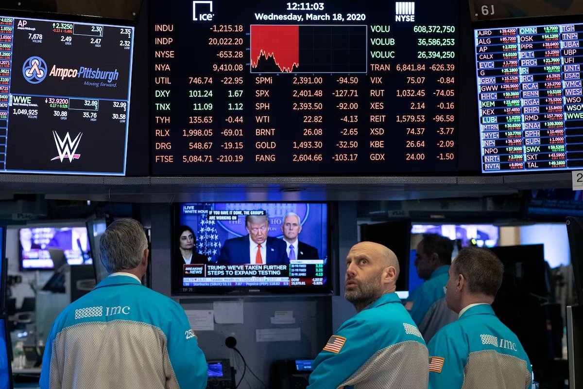 Major markets ended the day in red as more earnings were released. Dow $DJI was up 0.03%, S&P 500 $SPX was down 0.34% and Nasdaq $NDQ was down 0.76%. The 10-year Treasury was down 6 basis points at 4.60%. $UAL was the top gainer while $JBHT was the biggest decliner. #investing