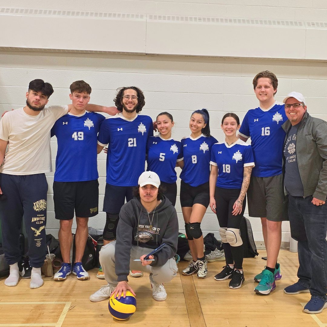 Trent Durham’s competitive extramural volleyball team competed in the Invado Volleyball League tournament, where they made it to the final round. We’ll be cheering them on next year as they compete to take first place! 🏐