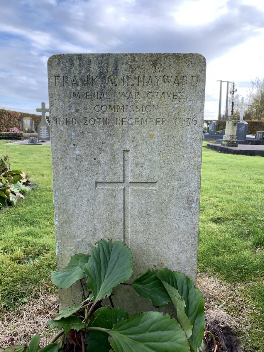 SommeSunsets's tweet photo. After speaking with @cgdhopkins about the lack of database for IWGC/CWGC gardeners with IWGC headstones, here’s what I’ve started…I’d love to know if there are any I’ve missed (it’s a work in progress!) 
https://t.co/ErUdgkUKPz

#iwgc #cwgc #ww1 https://t.co/oV4Te3lXqU