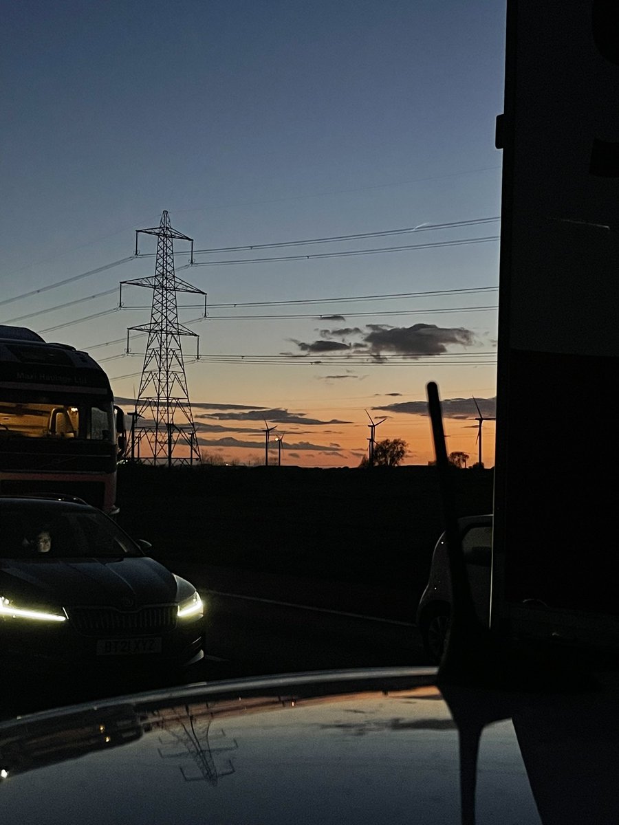 LynsVo's tweet photo. @SecretCampervan As least we had the sunset hey…!!! 🤦🏻‍♀️ https://t.co/TVgmV6f5dS