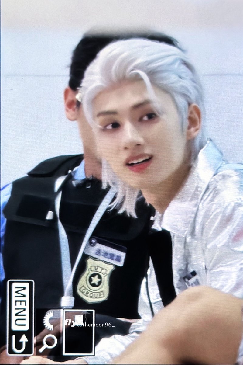 𝐟𝐥𝐲𝐦𝐞𝐭𝐨𝐭𝐡𝐞𝐦𝐨𝐨𝐧 (@flytothemoon96_) on Twitter photo 