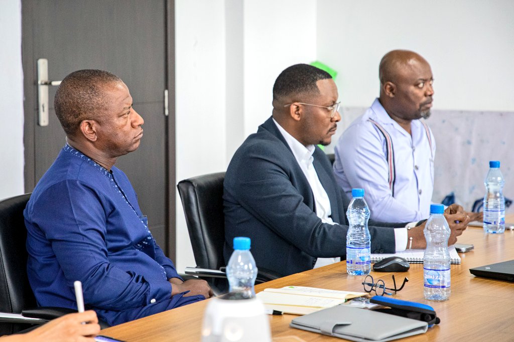 Great session today at the UN Common House in Libreville with the #IMF Resident Representative in #Gabon. <a href="/GomezAgou/">Gomez Agou</a> briefed our <a href="/UN/">United Nations</a> Country Team on the economy &amp; financial situation of the country. We discussed opportunities, constraints and joint support 🇬🇦
<a href="/IMFNews/">IMF</a> <a href="/OnuGabon/">ONU Gabon</a>