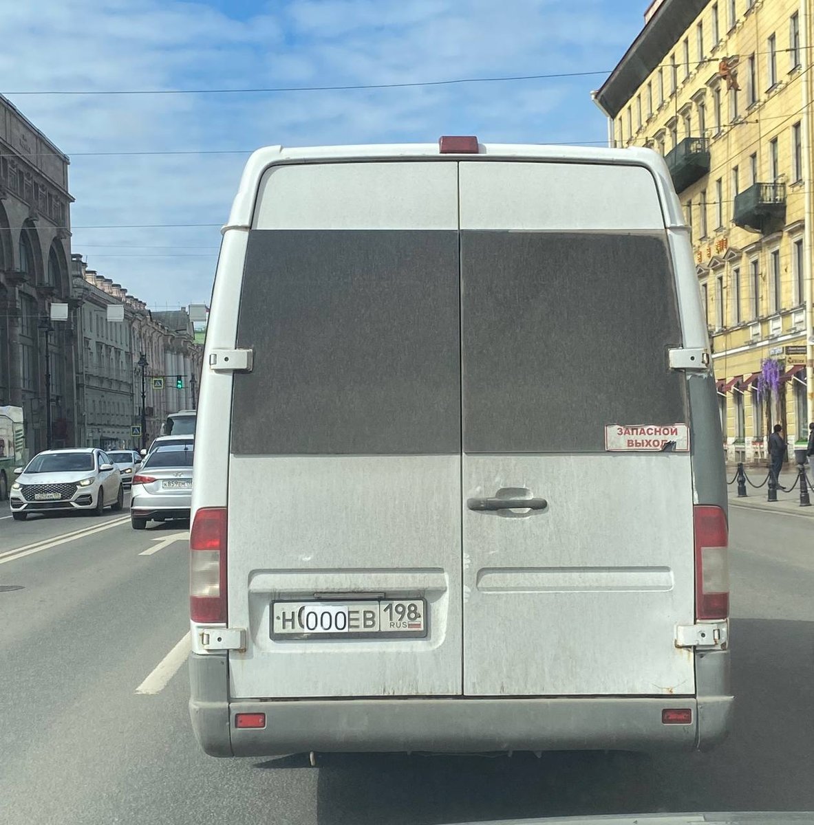 Один из водителей очень оригинально «поменял» номер Подписывайтесь, чтобы быть в курсе новостей!