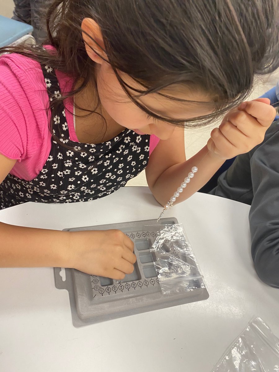 StDominicDP's tweet photo. It was a special day today as the grade 2s spent some time making their very own Rosary Bracelets as they prepare for their First Communion. Thank you to our School Council for arranging this activity for our students. They were so excited. 🙏🏻📿 @DPCDSBSchools @archtoronto https://t.co/CbjQoG10qR