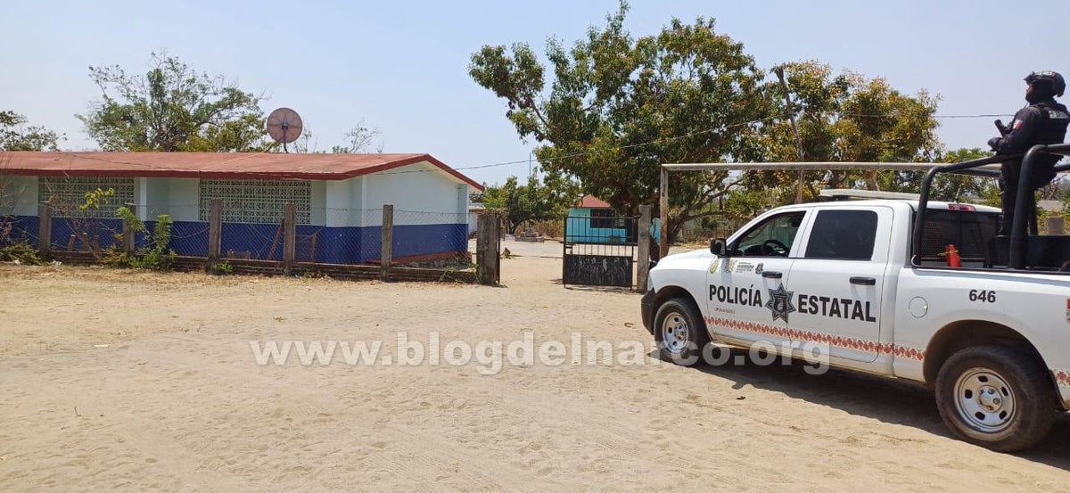 Sicarios muertos de hambre, Sicarios irrumpieron en tres escuelas de Guerrero y robaron a maestros, les quitaron hasta sus coches, Autoridades y Pobladores lo niegan (Información en el enlace) blogdelnarco.org/2024/04/sicari…