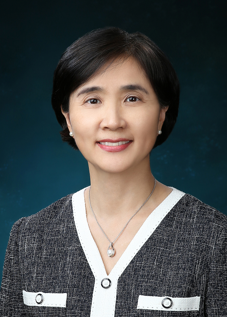 Eui Geum Oh, PhD '99, will receive the @UIC_Alumni Association’s highest honor, the Alumni Achievement Award, at a ceremony Thursday. Oh is dean of the College of Nursing at Seoul’s Yonsei University, Korea's top-ranked nursing program. loom.ly/e7CIzlY