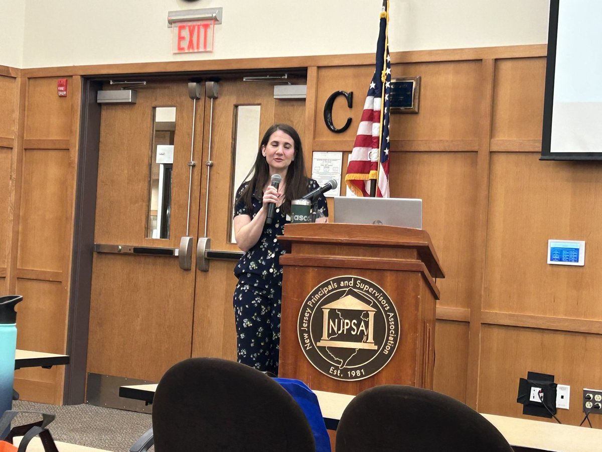 Congratulations <a href="/NatalieFranzi/">Natalie Franzi Dougherty</a> on receiving the Distinguished Educator Award!! Well-deserved 👏🏾👏🏾👏🏾 #NJASCDWC24