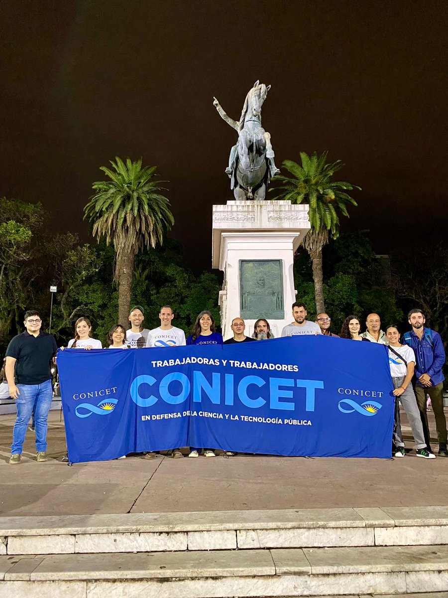 Tuiteamos en apoyo a la entrega de 1.000+ cartas  de colegas y asociaciones de todo el mundo q le dan un
#AbrazoMundial a la
#CienciaArgentina

<a href="/RAICYT_Ar/">RAICYT</a>
<a href="/ElijoCrecer/">Elijo Crecer Festival</a>
<a href="/ateconicet/">ATE CONICET Capital</a>
@RFTconicet
<a href="/DanielSalamone/">Daniel Salamone</a>
<a href="/CONICETDialoga/">CONICET Dialoga</a>
<a href="/alecosentino/">Alejandro Cosentino</a>
@JefaturaAr