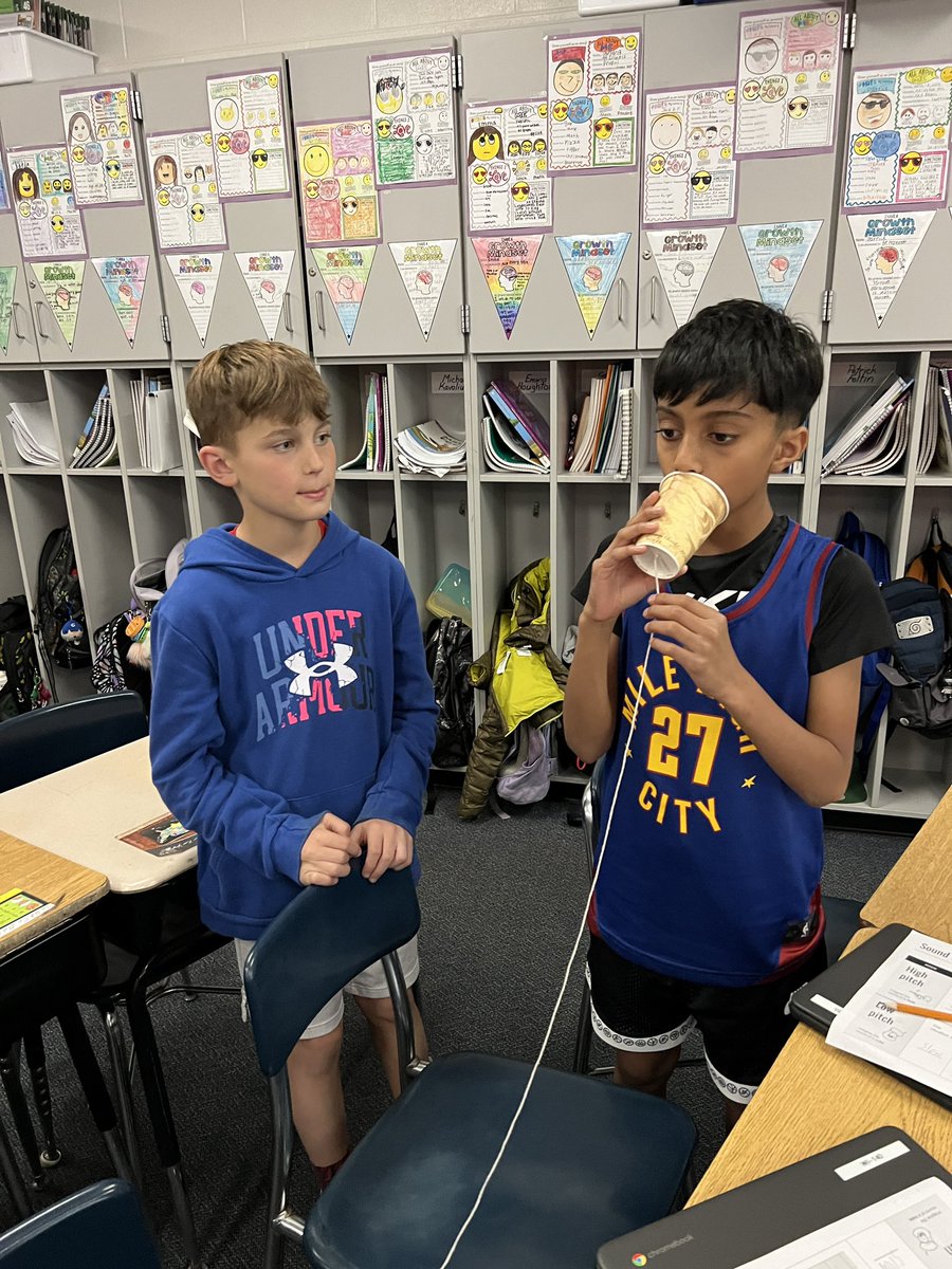 More from our sound wave afternoon👍🏻 <a href="/WindsorWildcats/">WindsorWildcats</a> #science