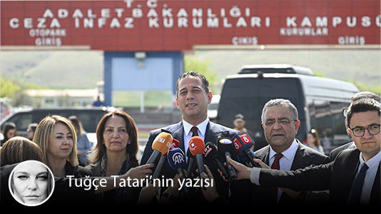 ✍️ Tuğçe Tatari yazdı: 📌Kobani duruşmasında umut yeşerten tek hamle 'yeni CHP'den geldi! t24.com.tr/yazarlar/tugce…