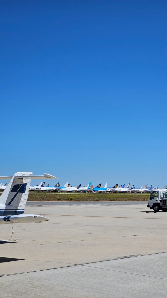HiveRadar's tweet image. The #MojaveAirAndSpacePort, with its retired giants of aviation, embodies the constant push for innovation. A BEST EVER philosophy, wrt its partners and customers, is at the heart of the #ScaleComputing #Platform2024, where the future of technology is being shaped. 🛩️💻