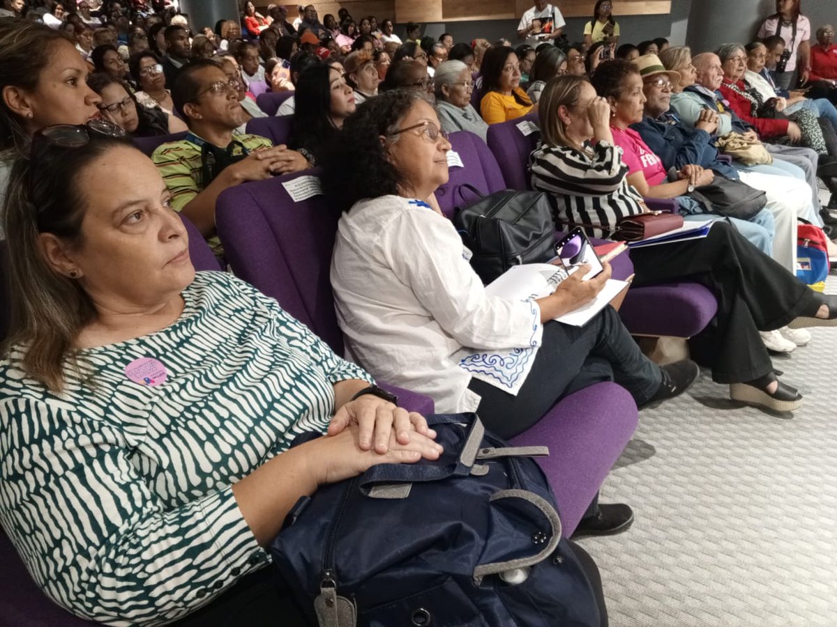 #AsiLoDijo || Viceministra María Piñero: 'La Catedra Mujer y Equidad de Género, es una herramienta para la formación de la mujer de la patria de acuerdo a las características territoriales de las universidades del país. #BidenLevantaElBloqueoYa