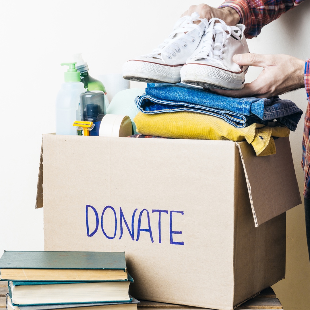 climateaction_1's tweet photo. Out with the old, in with the sustainable! Spring cleaning responsibly means giving new life to unwanted items through donations or recycling, instead of contributing to landfill waste. Let's make a positive impact on our planet this season! ♻️ https://t.co/PMsULGoE9g