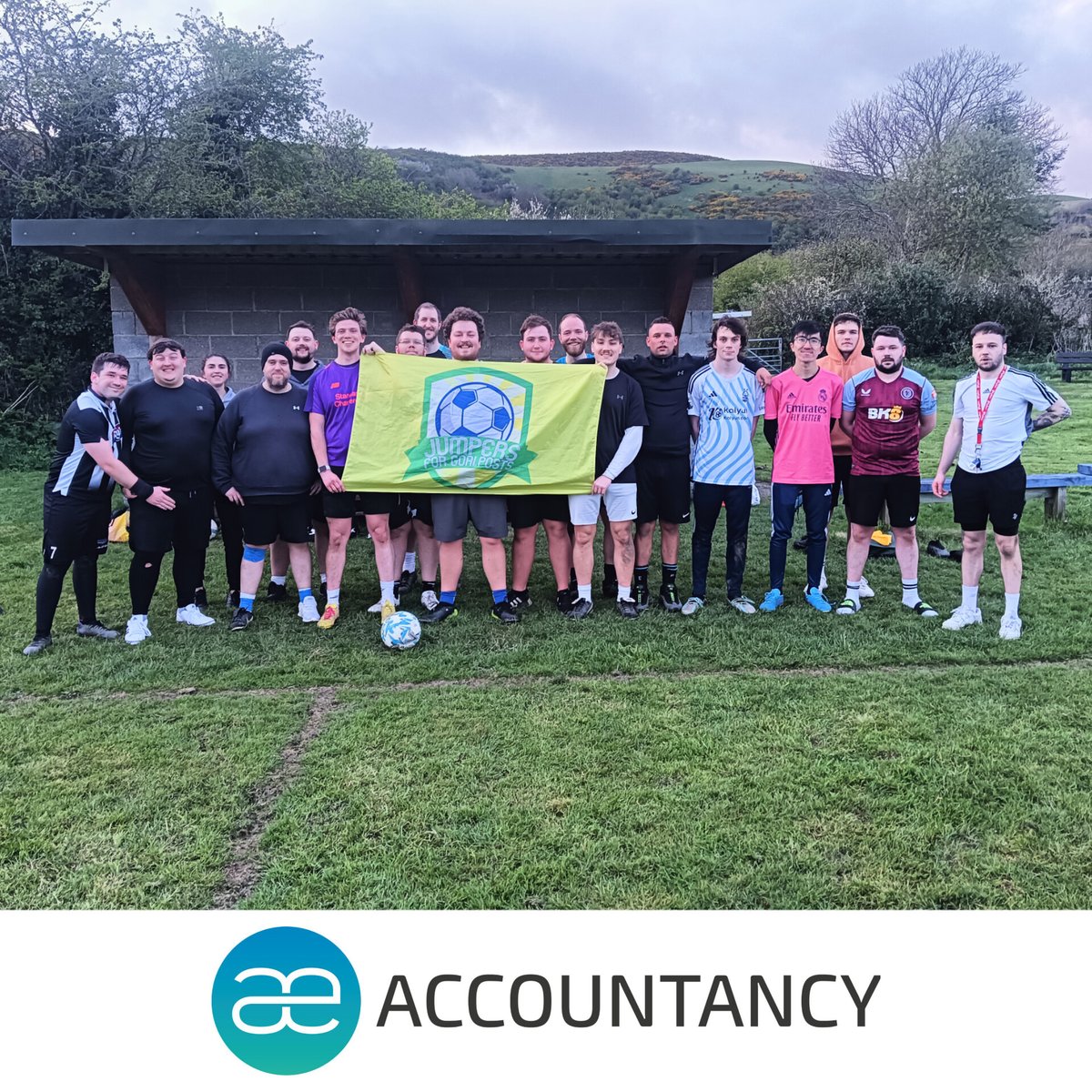 💛💙💚

Tonights mixed kickabout.Thank you all 

Get in touch if you would like to play ⚽

#jumpersforgoalposts #gettingout #footballfun #makeyoufeelbetter #womensfootball #walkingfootball #footballforall #womenskickabout