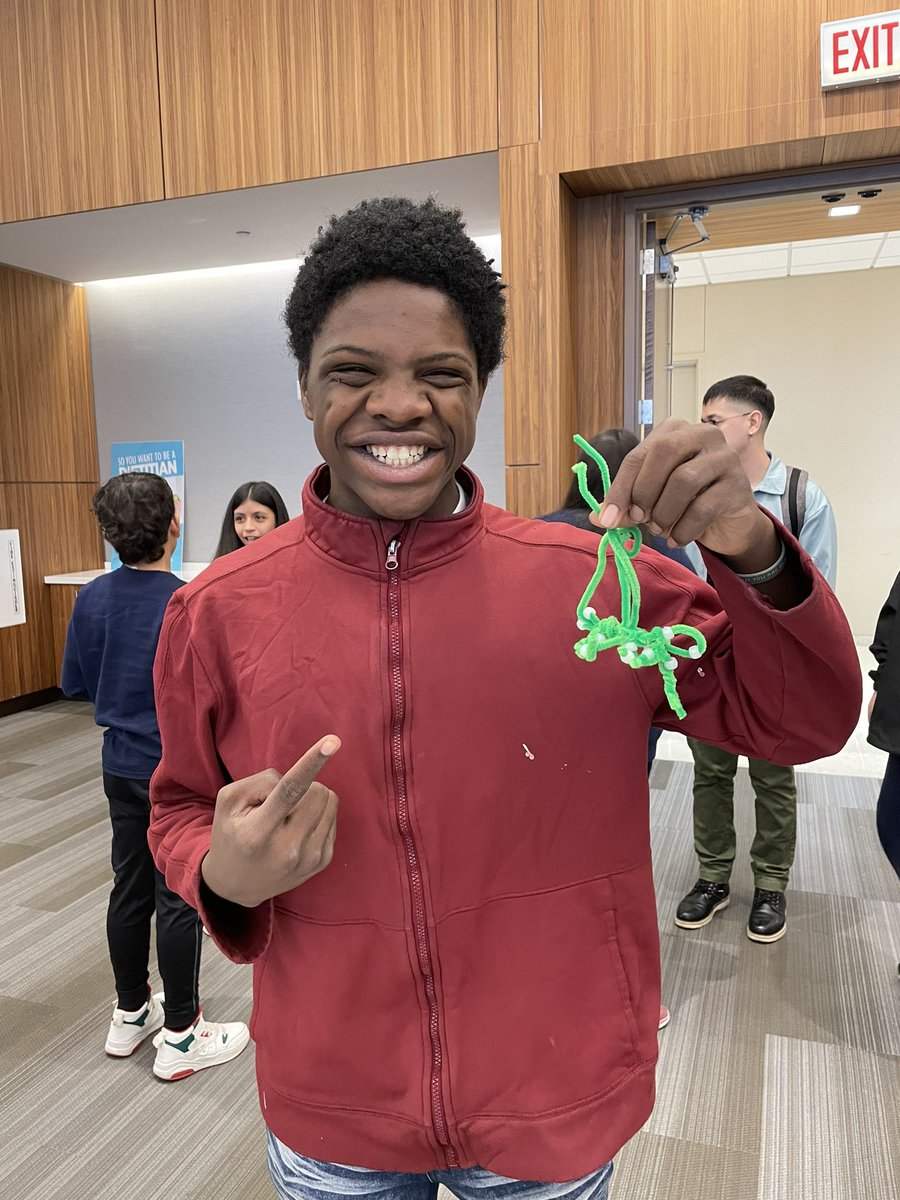 NEED was thrilled to participate at the 3rd Annual STEM Exploration Fair hosted by Rush Education and Career Hub at Malcolm X College for 5th-12th graders! #STEM #circuits #energyeducation #uvbeads #radiantenergy